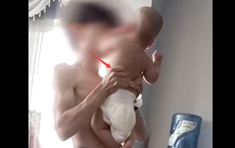 警方通报男子挤压“高抛”婴儿：缺乏育儿经验，未发现虐待情况