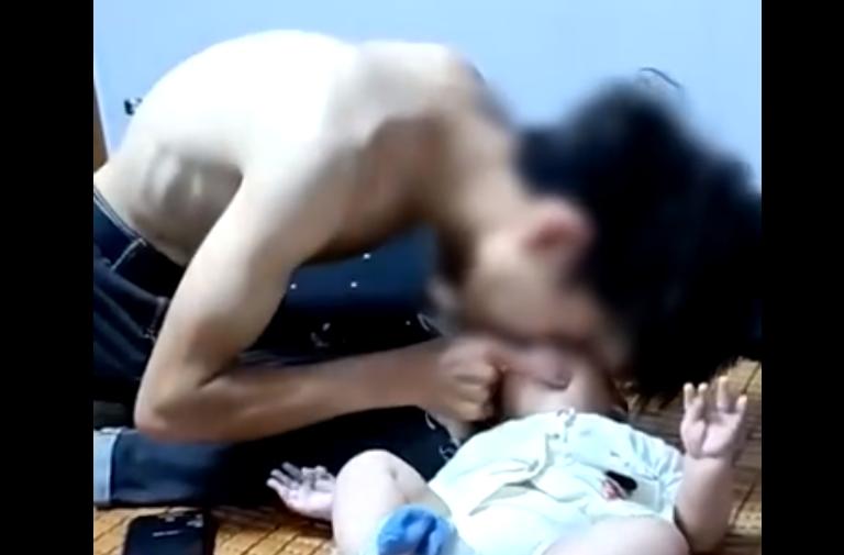 警方通报男子挤压“高抛”婴儿：缺乏育儿经验，未发现虐待情况