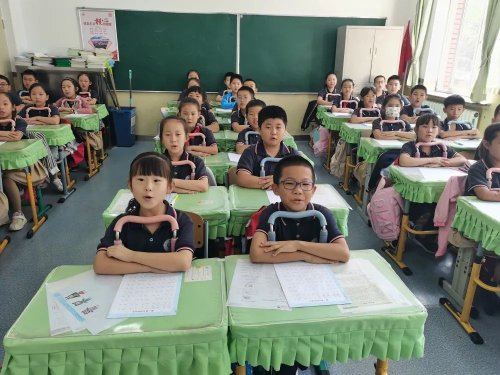 辽河油田幸福小学五年三班,辽河油田幸福小学一年三班