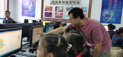 辽河油田幸福小学五年三班,辽河油田幸福小学一年三班