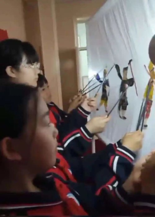 辽河油田幸福小学五年三班,辽河油田幸福小学一年三班