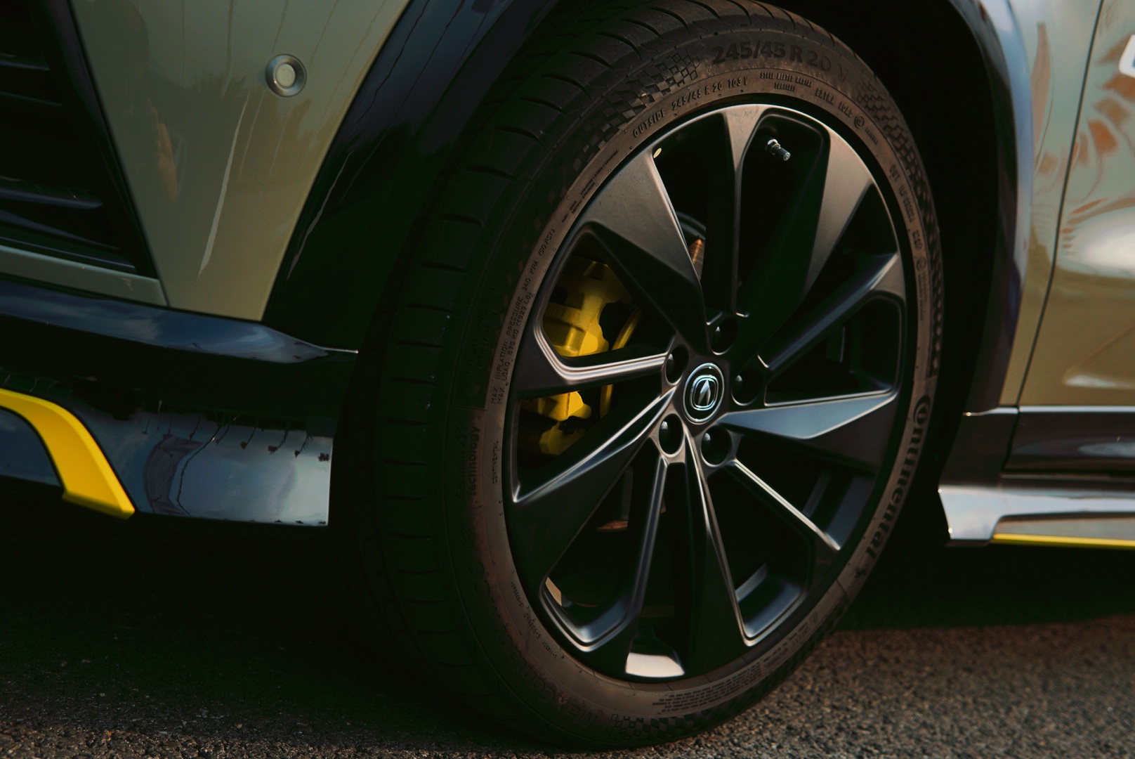 试驾2022款UNI-T把SUV开上赛道是种什么体验?