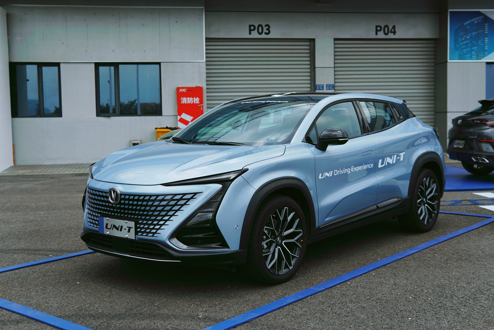 试驾2022款UNI-T把SUV开上赛道是种什么体验?