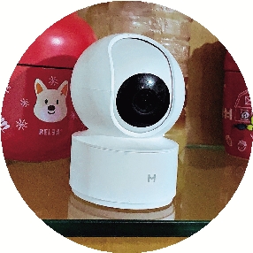 一堆人盯着你看的摄像头,摄像头为什么一直盯着你