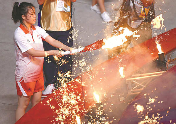 人民日报上关于运动会的新闻,人民体育赛事