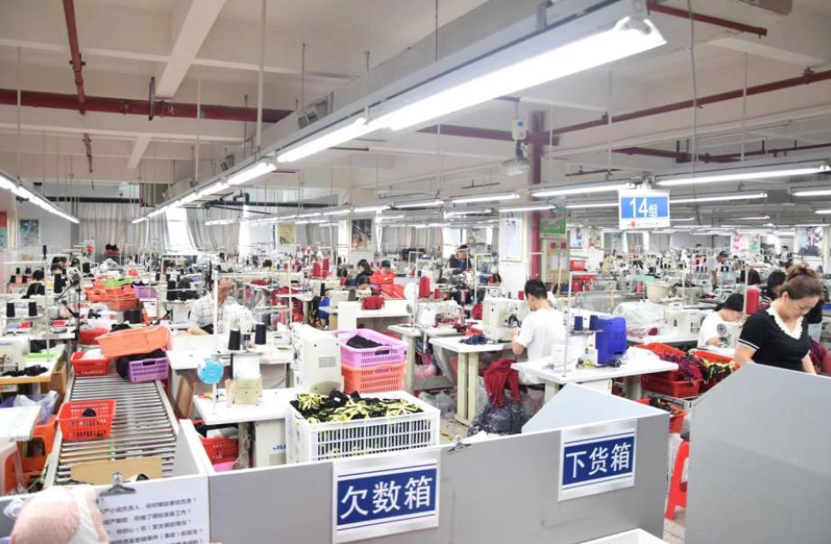 全国四成女性穿潮南内衣直播带货成城市新IP