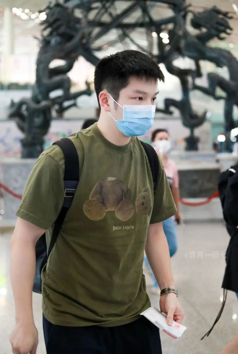 运动员穿的什么中国品牌,中国运动员穿的衣服品牌