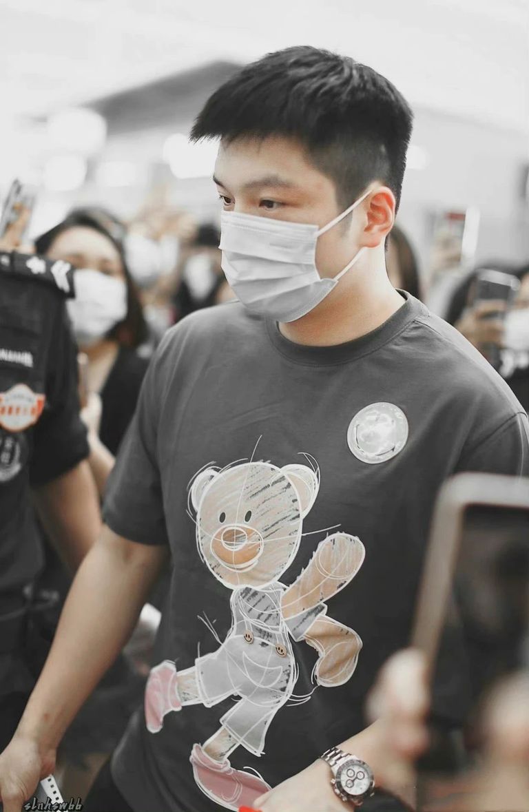 运动员穿的什么中国品牌,中国运动员穿的衣服品牌