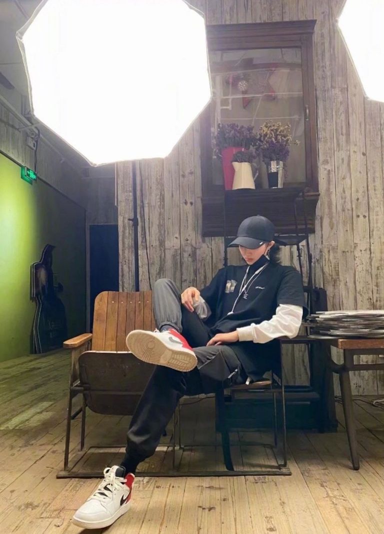 运动员穿的什么中国品牌,中国运动员穿的衣服品牌