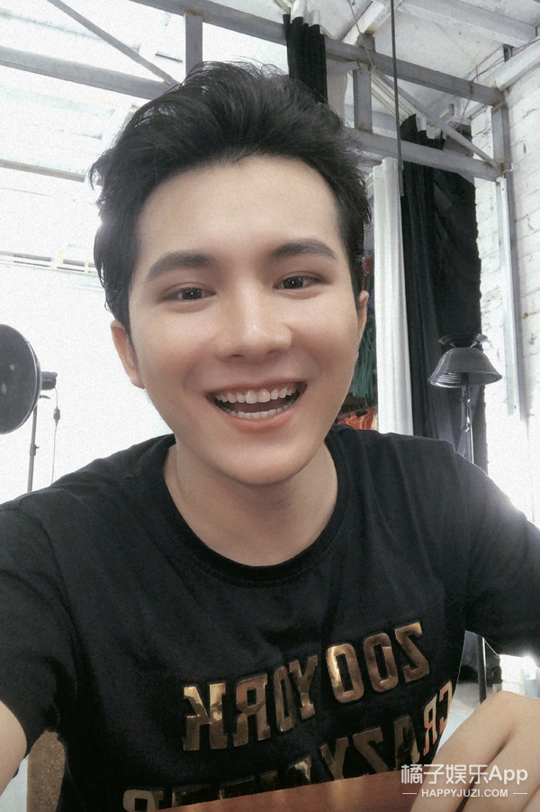 中国达人秀第二季卓君,卓君中国达人秀第一期第一支舞蹈