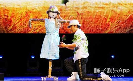 中国达人秀第二季卓君,卓君中国达人秀第一期第一支舞蹈