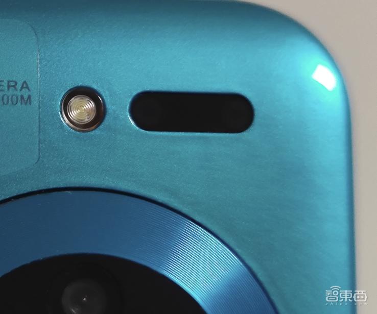 iphone13真机拆解内部架构细览,iphone13拆芯片