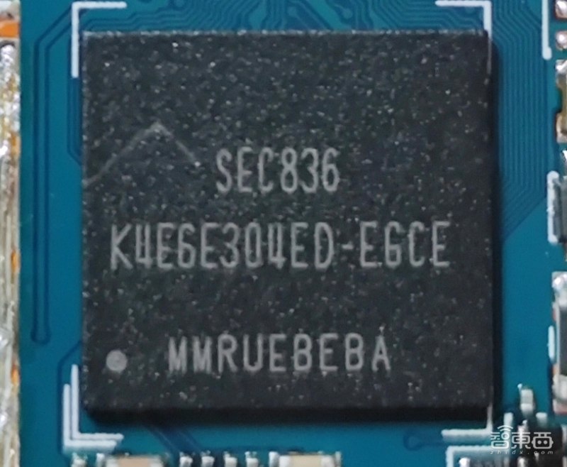 iphone13真机拆解内部架构细览,iphone13拆芯片