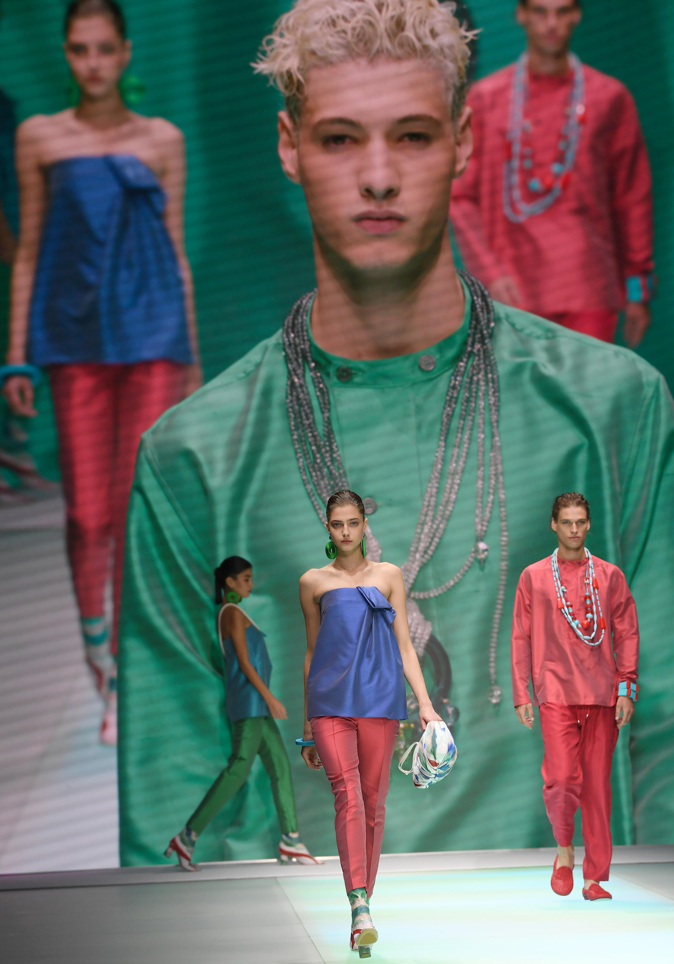 米兰时装周春夏,米兰时装周阿玛尼品牌时装秀