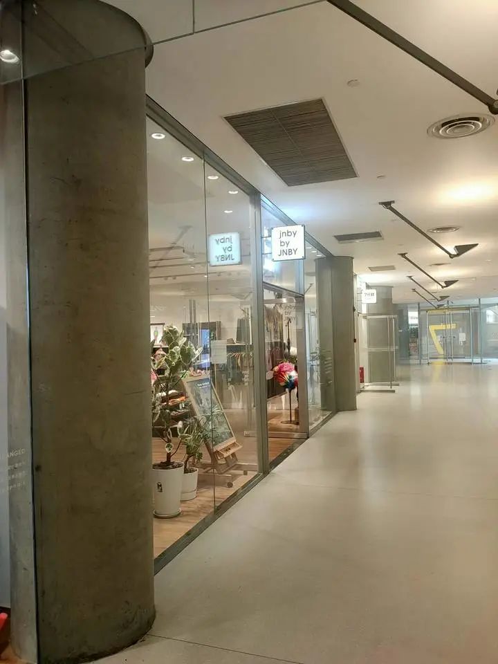 *力暴**、性暗示.....很多人在买的知名童装竟是这种画风!浙江宝妈怒了:设计师是怎么想的