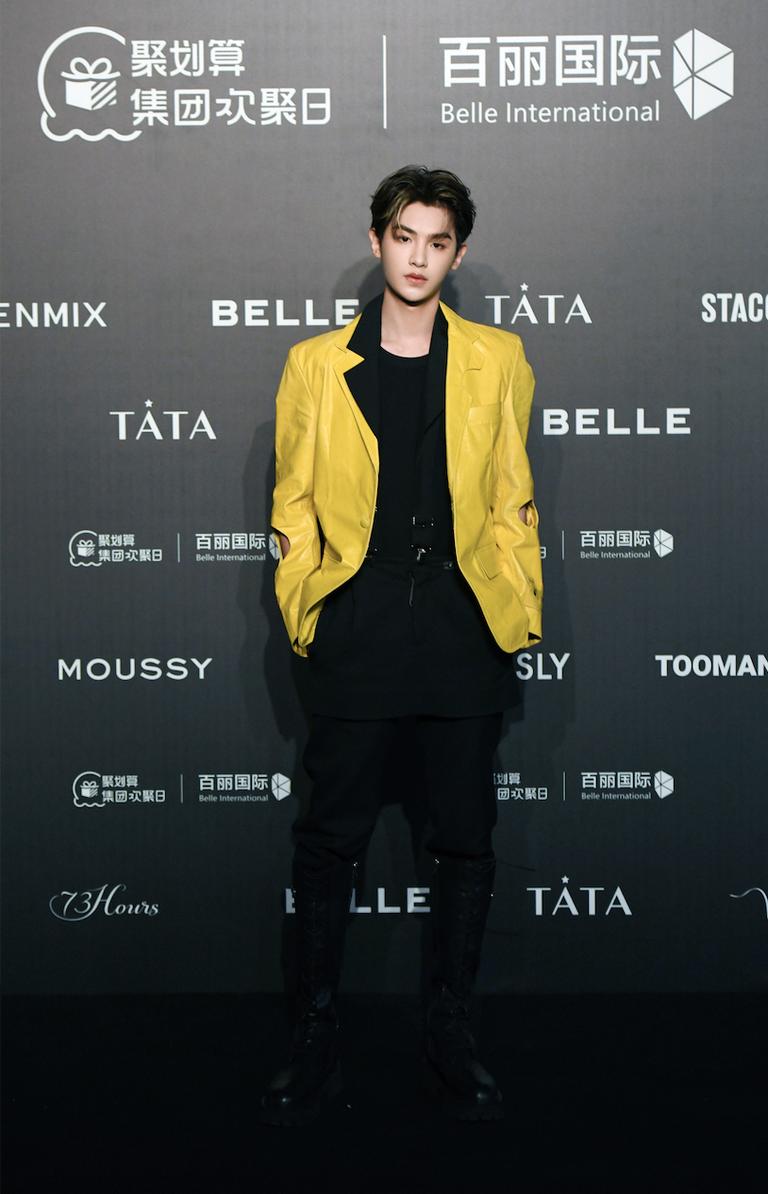 百丽春夏大秀,群星秀场