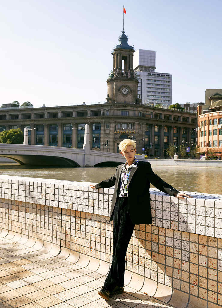 陈飞宇港风,陈飞宇金发造型同款怎么留