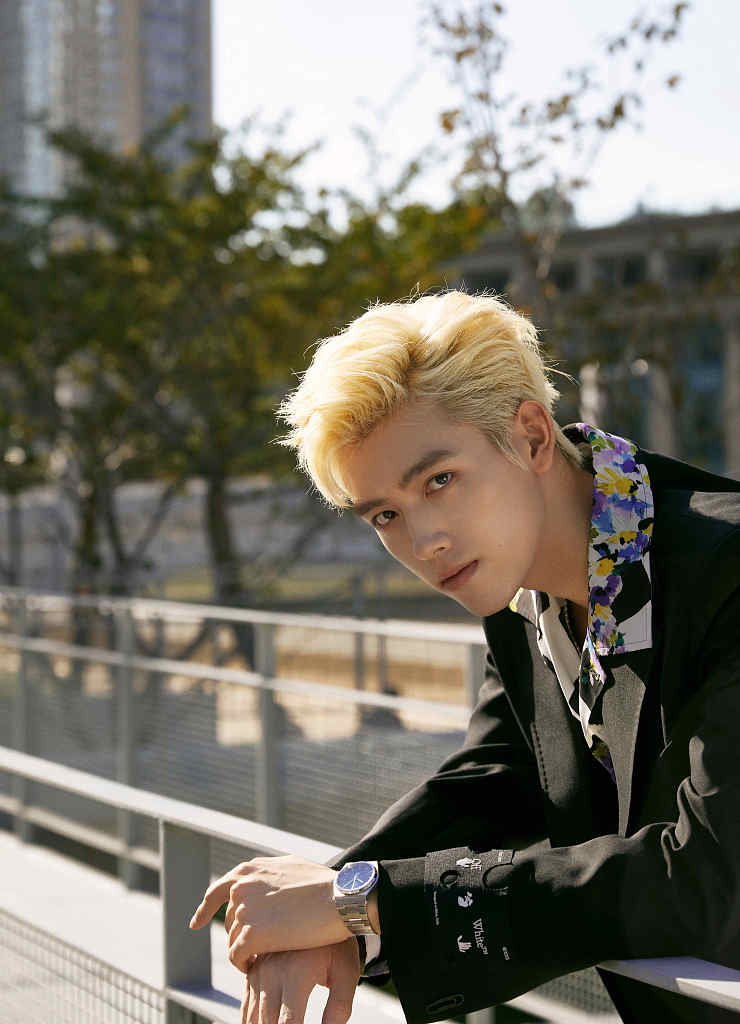 陈飞宇港风,陈飞宇金发造型同款怎么留