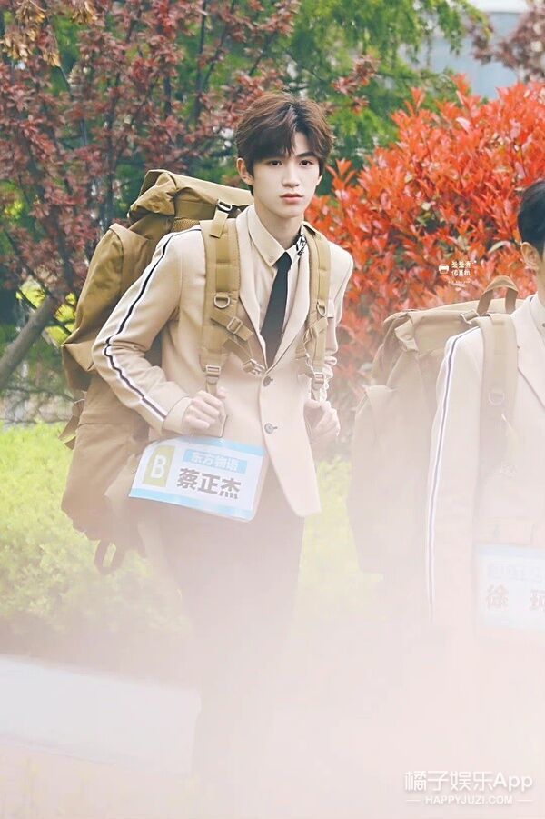 当店员送外卖，没出道的选秀选手现在怎么样了？有的真的有些惨