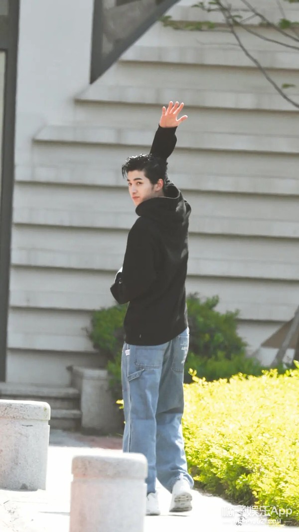 当店员送外卖，没出道的选秀选手现在怎么样了？有的真的有些惨