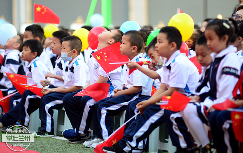 五泉小学，70岁生日快乐