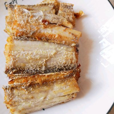 白菜红烧带鱼家常做法,这道糖蒜烧带鱼一上桌全家都爱吃