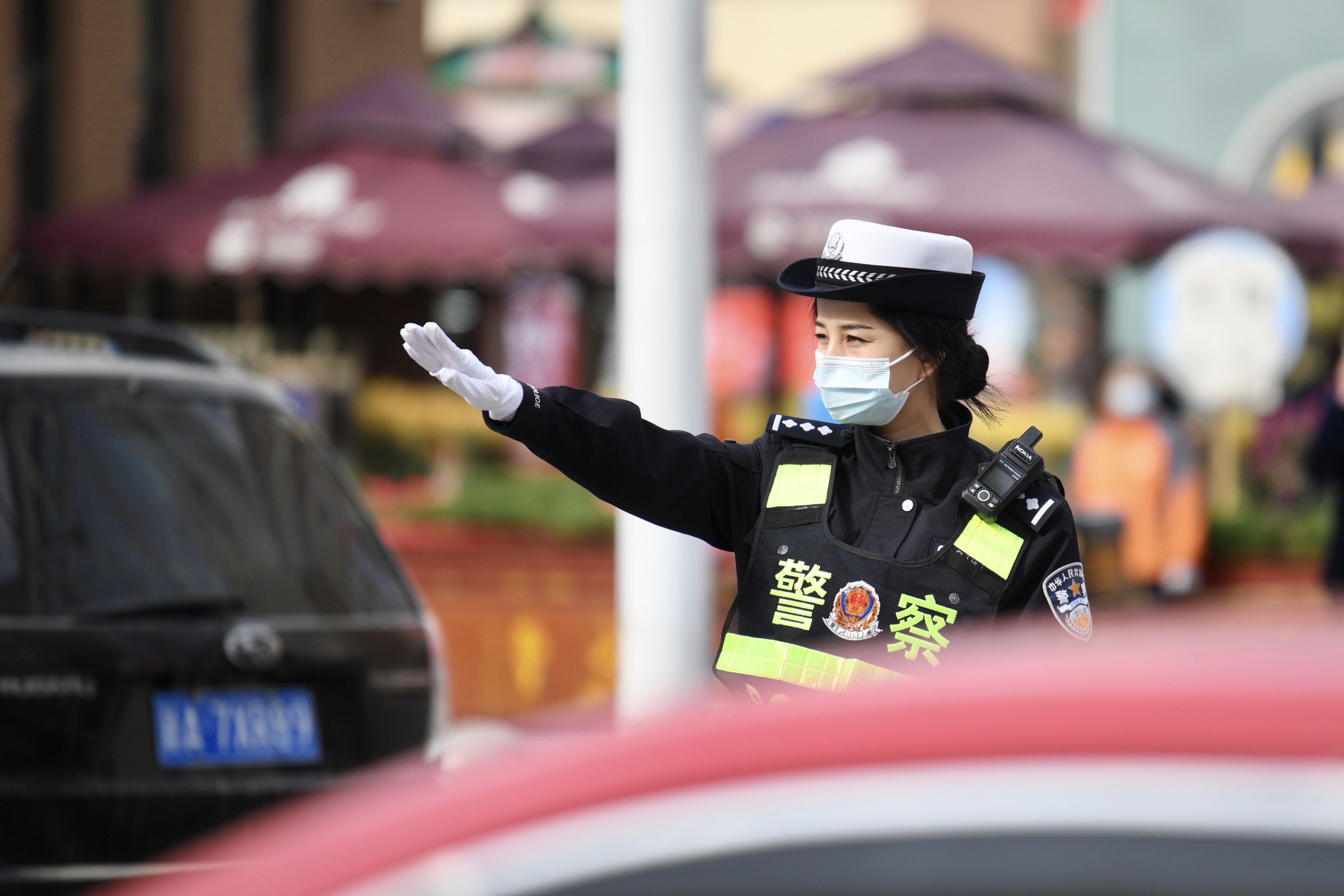 长假里的坚守白衣天使,长假坚守岗位的句子