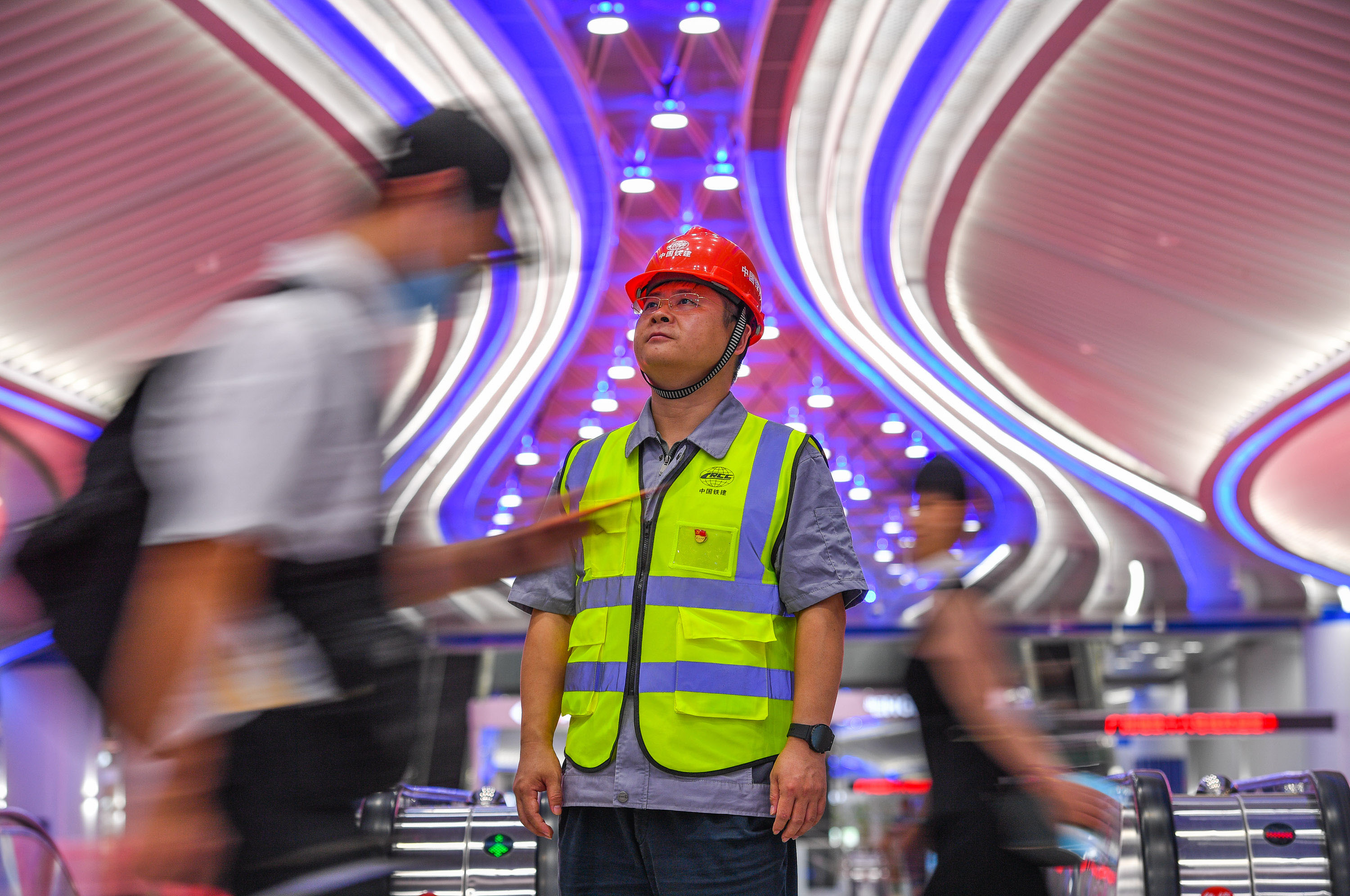 长假里的坚守白衣天使,长假坚守岗位的句子