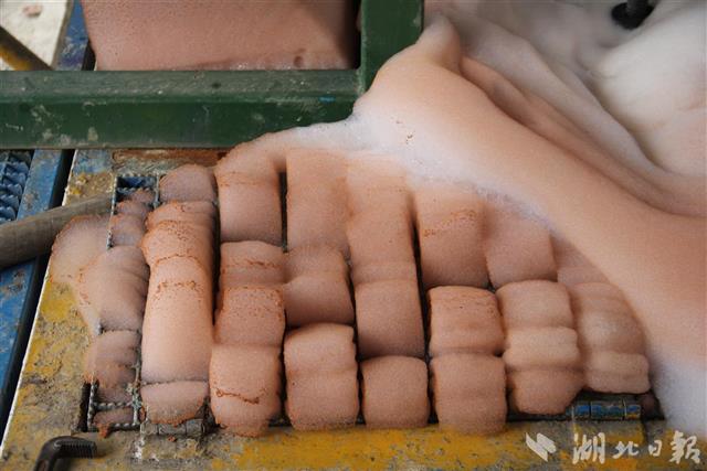 给地下油气层裹上“防污膜”，在鄂央企研发出可循环新型修井液