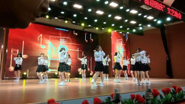 共青城市中学,共青城市中学国庆晚会2020