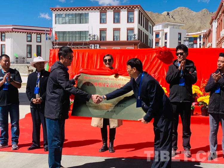 珠峰国际运营服务中心,珠峰高质量登山服务商