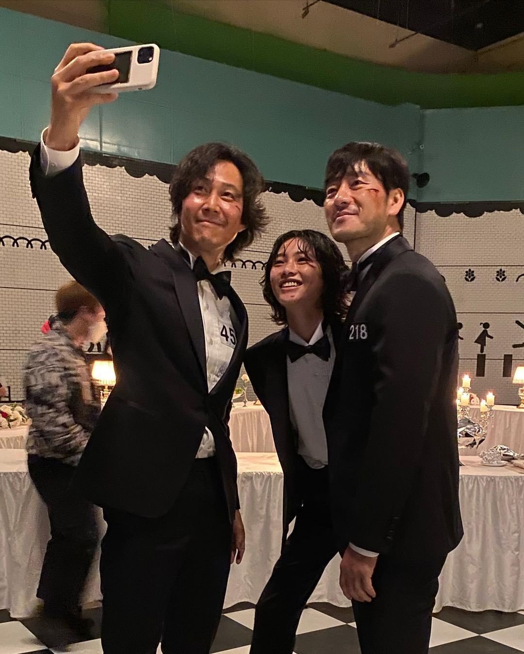 韩剧《鱿鱼游戏》奇勋的华丽过去？来看90年代20岁的李政宰颜值