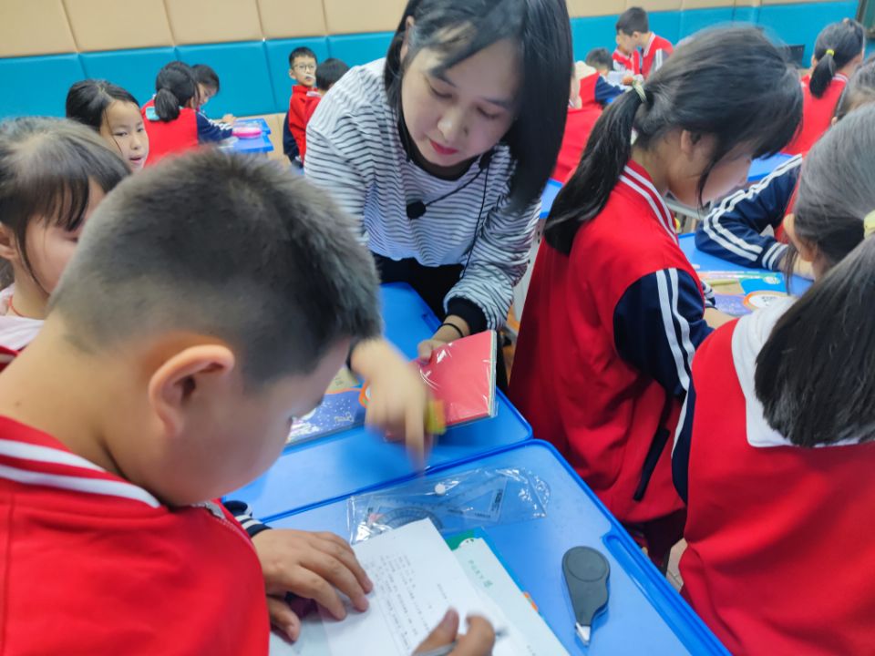 小学数学综合与实践教研活动简讯,小学数学综合实践活动信息报道