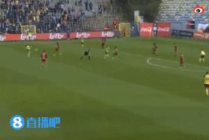 日本球员比甲替补登场,比甲日本球员