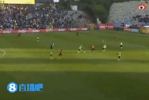 日本球员比甲替补登场,比甲日本球员