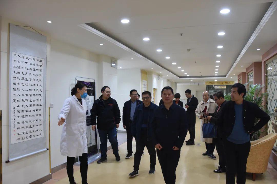 助力书香南阳建设:南阳圣玛妇产医院“书香医院试点单位”揭牌