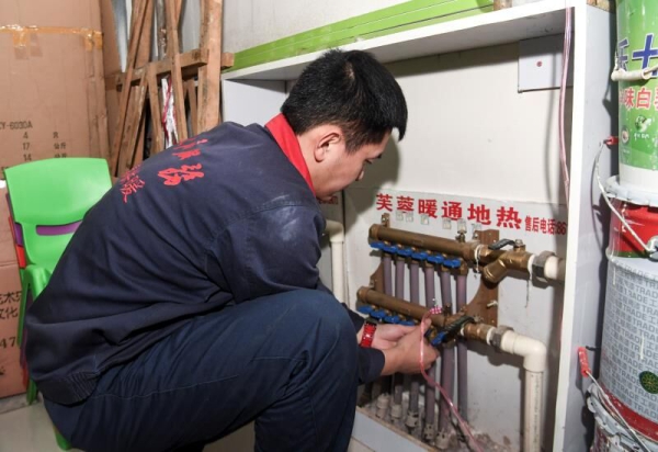 暖气不热放气关出水阀还是进水阀,地暖气不热放水放气技巧