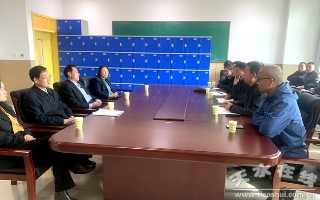 麦积区赴天津西青区挂职教师到天津南开敬业中北中学参观学习