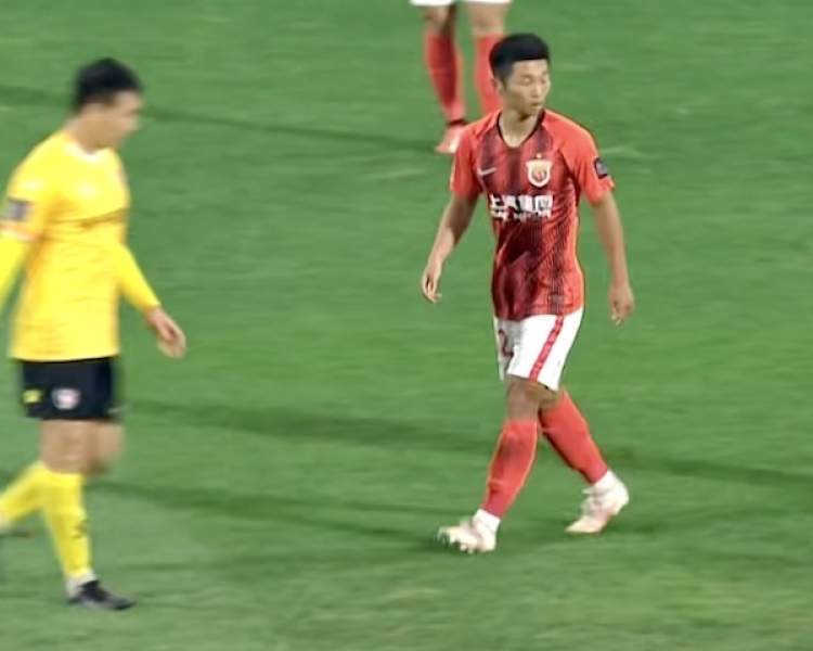 平四小学再出人才！陈序煌感谢海港队主帅给机会，哈维是他最喜欢的球星