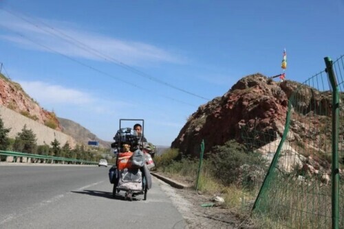 东方红拖拉机进藏自驾游,单缸柴油拖拉机越野进藏