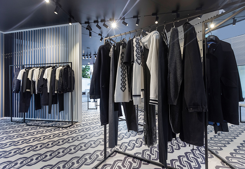 今日消费资讯：CanadaGoose首个鞋履系列即将发售、匡威推出暖冬城市适型系列