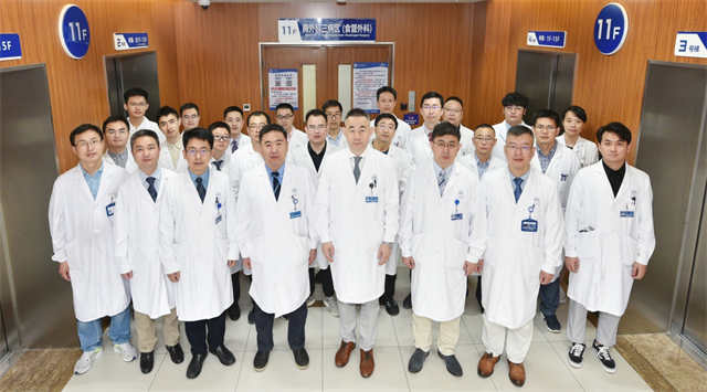 年纪轻轻就吃很多苦,年纪轻轻就被胃病折磨