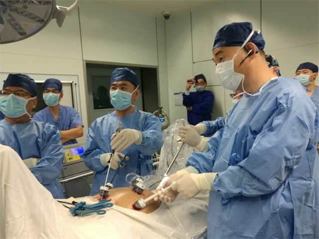 年纪轻轻就吃很多苦,年纪轻轻就被胃病折磨