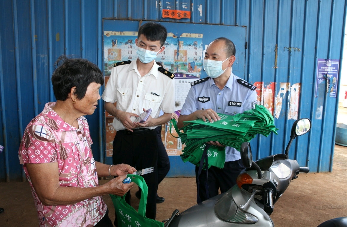 海南海关打击免税店代购这合法吗,海南警方打击离岛免税宣传片