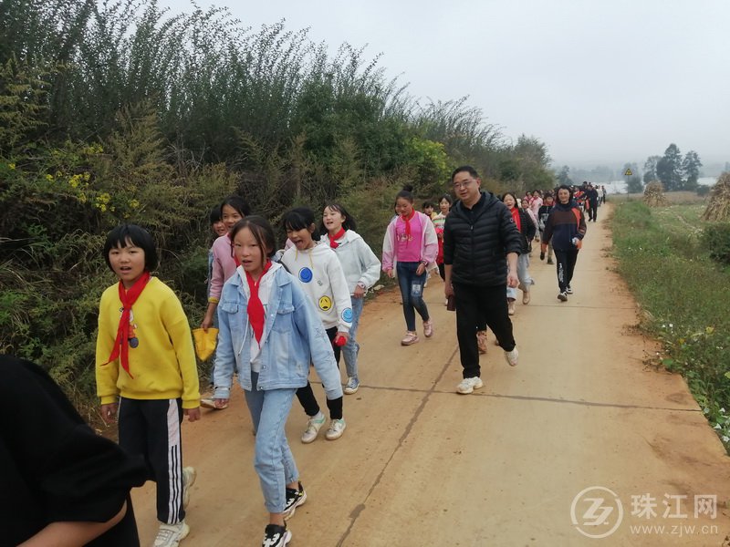 靖外明德小学创新模式,宣威市靖外明德小学教学质量