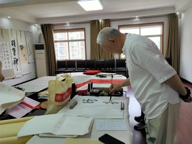 为周村点赞，24小时在线不打烊！看看人家这社区服务