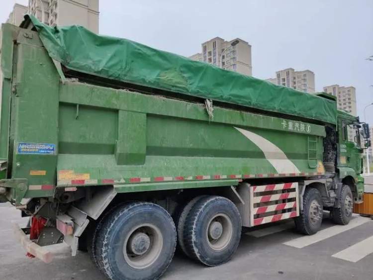 开兴路上“伐开心”，周边居民：八年投诉无果！半夜被吓醒，窗都开不了