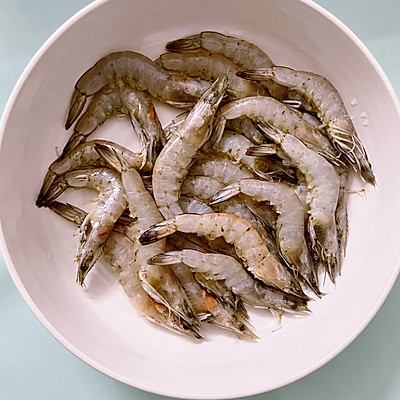 烤大虾一口一个好吃到停不下来,孜然烤大虾怎么做好吃