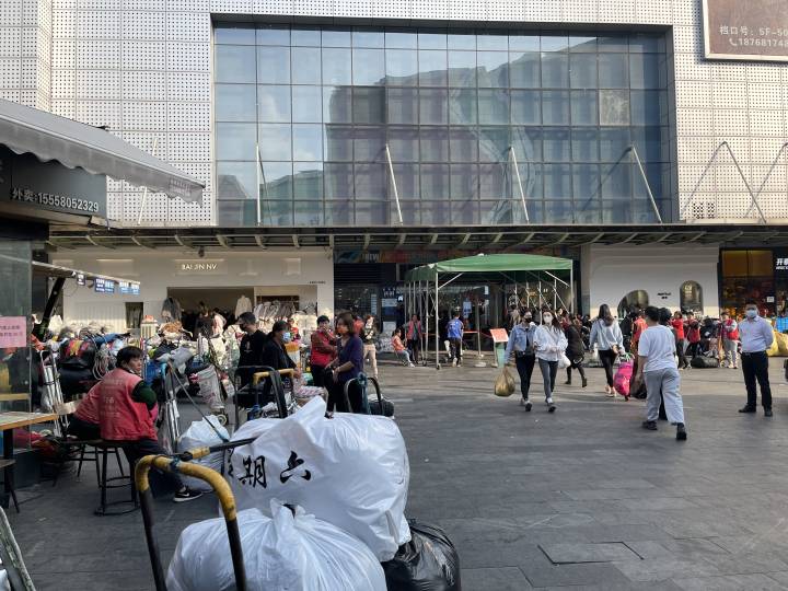 双十一疯狂购物采访,杭州四季青双十一