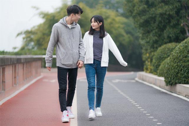 如果你是个极度内向的人,如果你是一个内向的人该怎么做